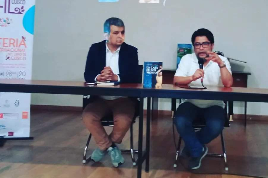 Gabriel Rimachi Sialer Presentó Su Novela La Casa De Los Vientos En La Fil Cusco Lima Gris